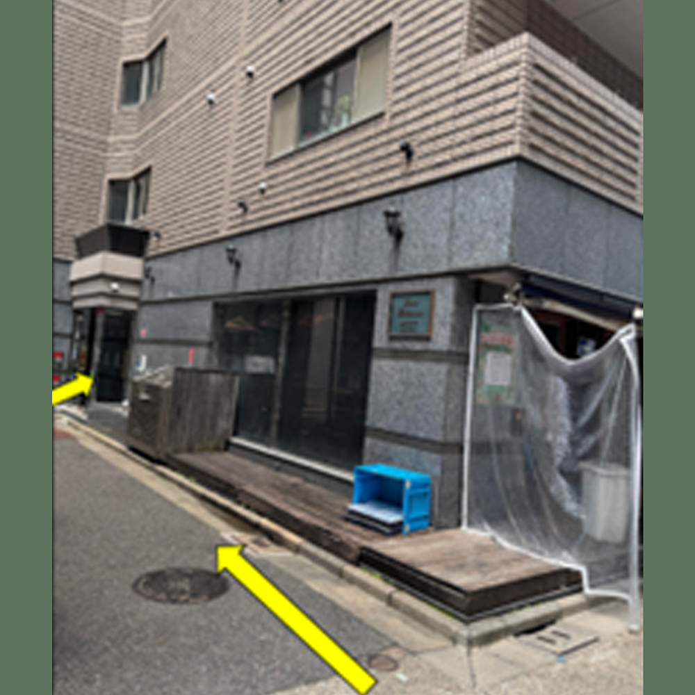 銀座ベラメンテは右にあります
